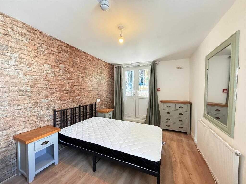 Bedroom 2.JPG