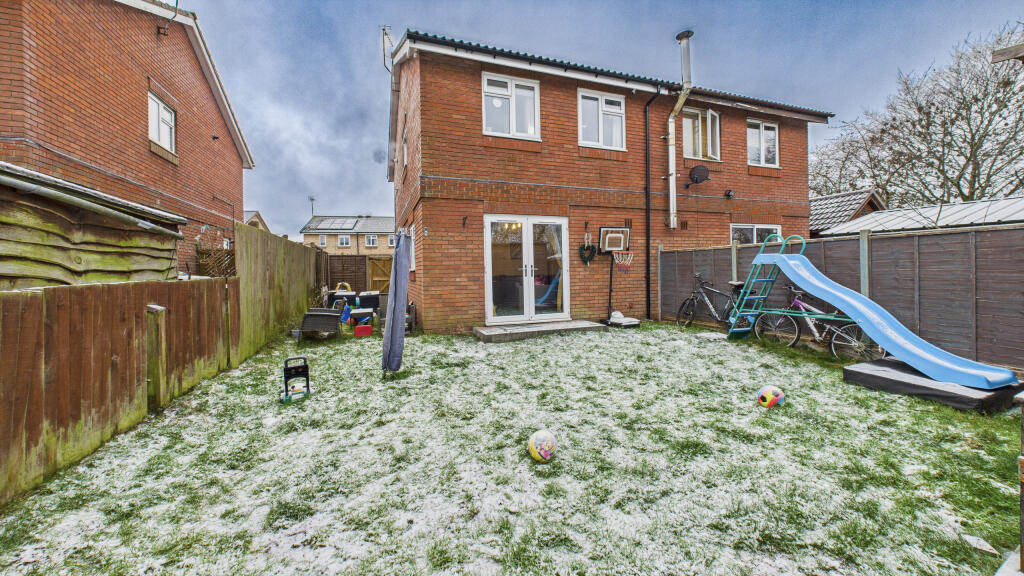 3-CAM04968G0-PR0088-STILL004