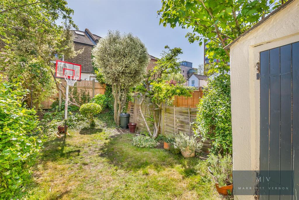 Leslie Grove 10 MV-9.jpg