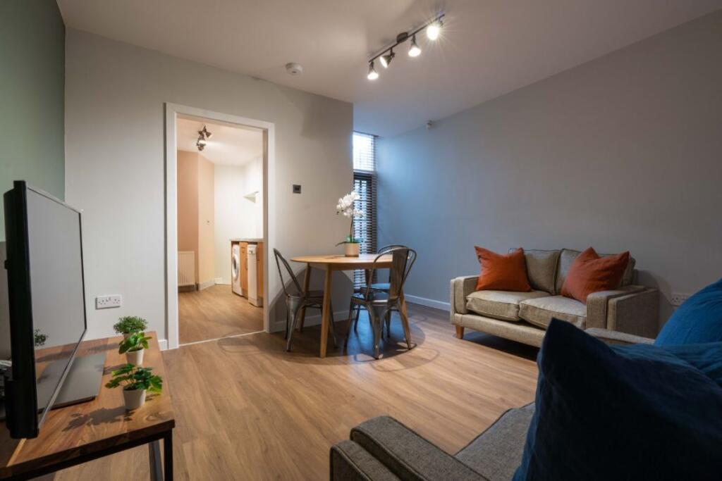 178DR - Living Area