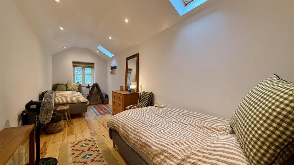 bed 4