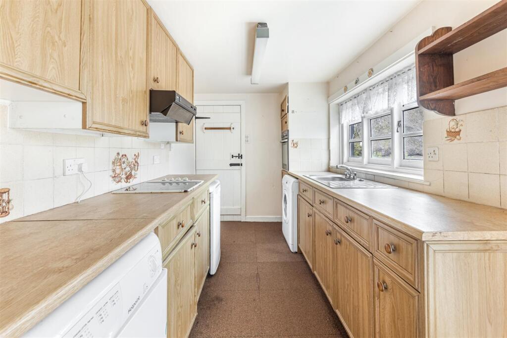 A15 - Brook Street, Higher Cottage, slapton - 2510