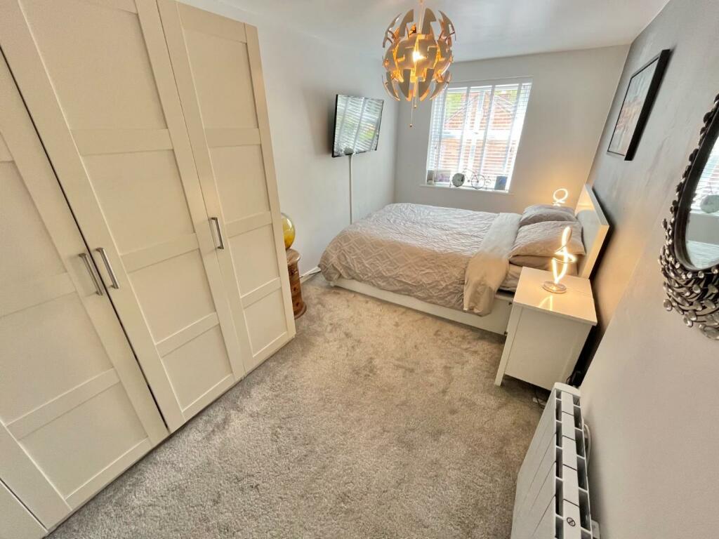 Bedroom 1.jpg