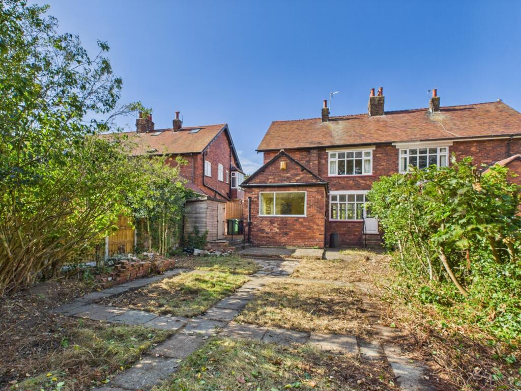 CAM02386G0-PR0142-STILL026