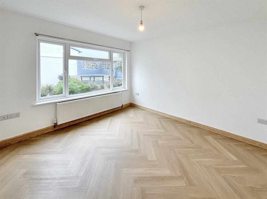 Bedroom 1.jpeg