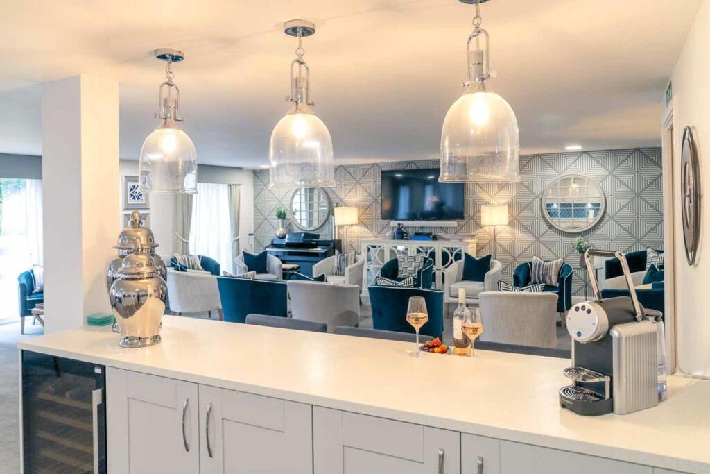 Herriot Gardens Communal lounge2.jpg