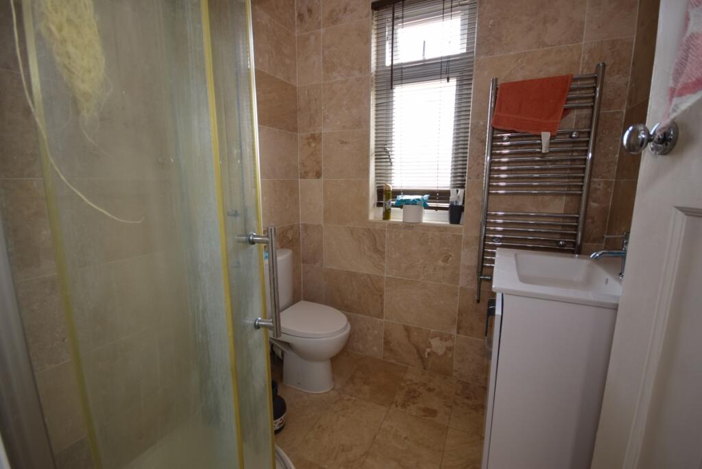 featherby shower ...