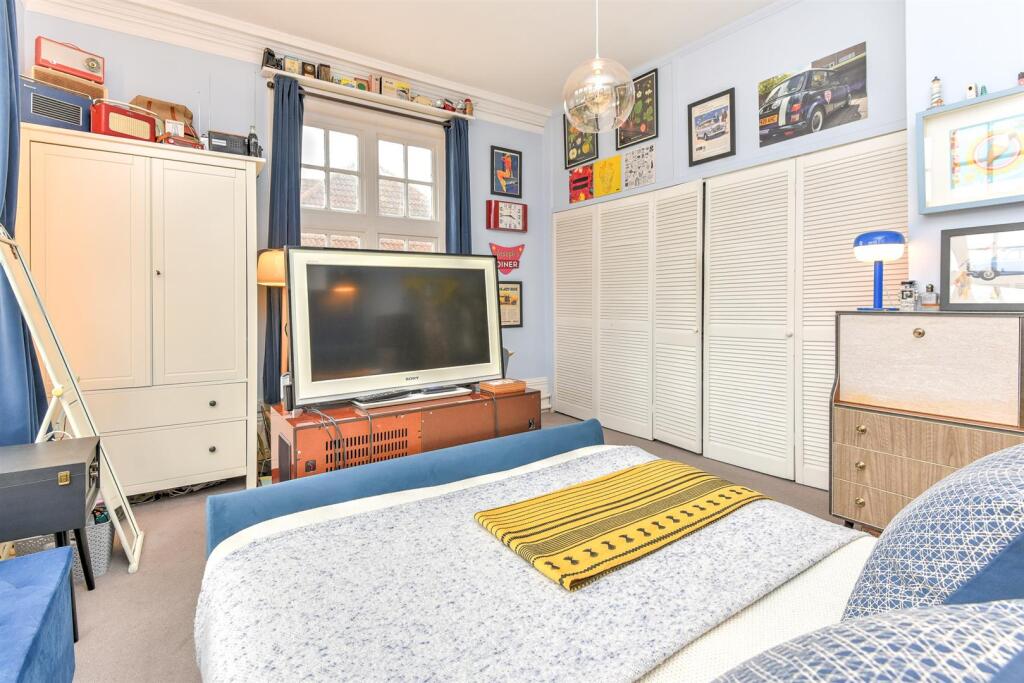 For Sale by Aspire Residential | Bath Road