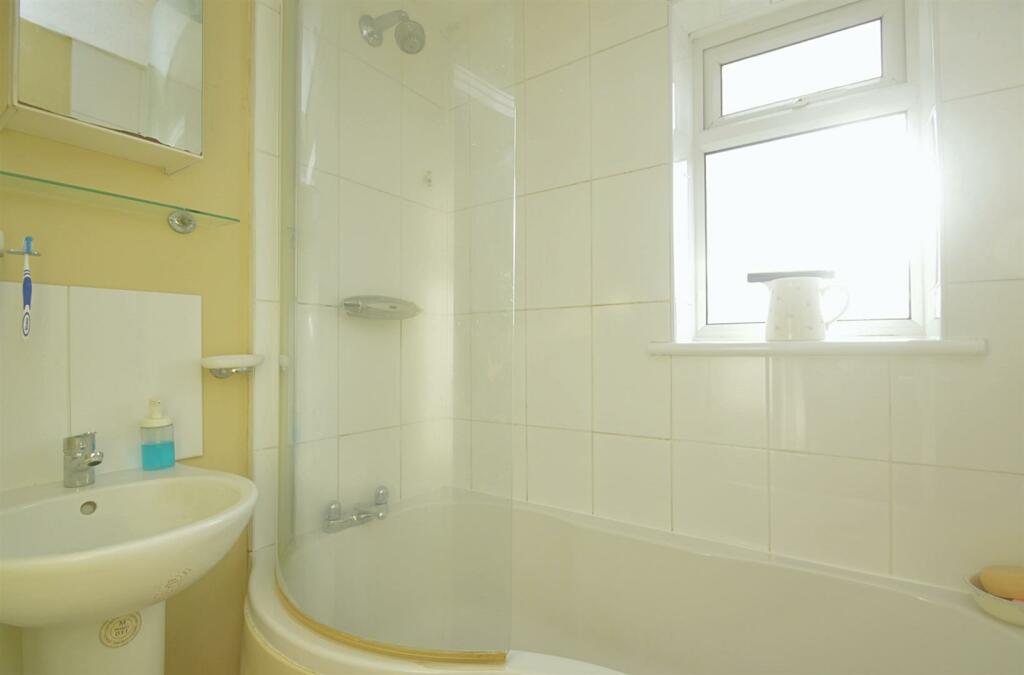 resizedBathroom.jpg