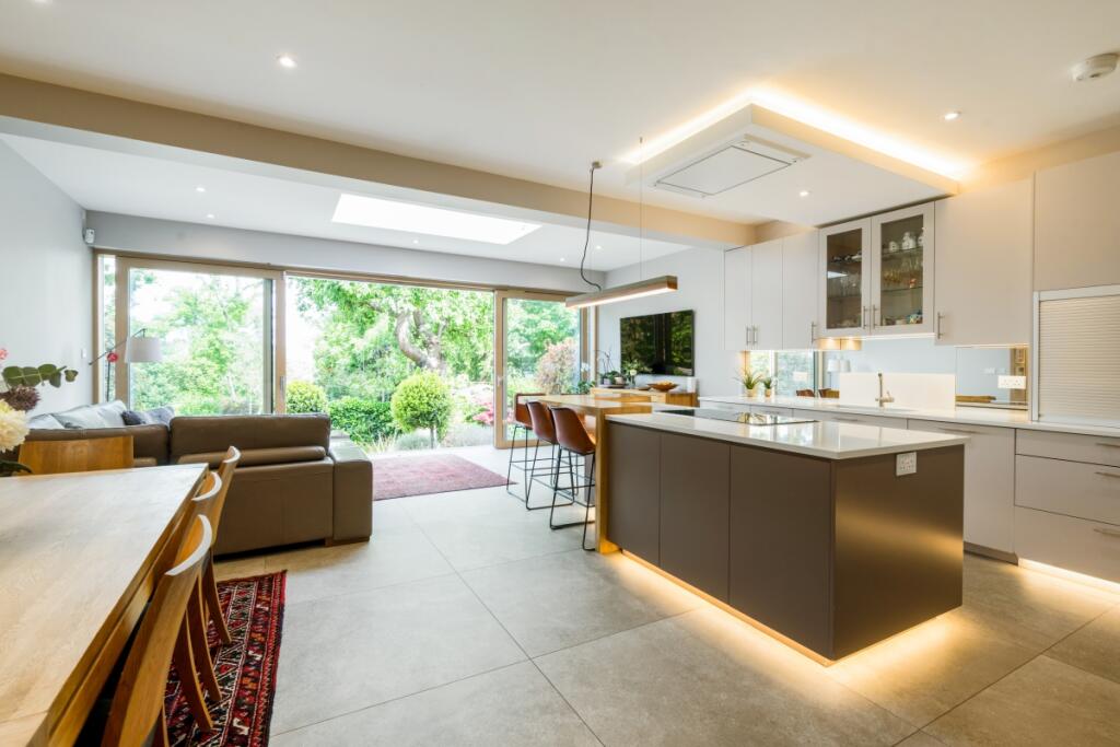 15 Vallance Road ...