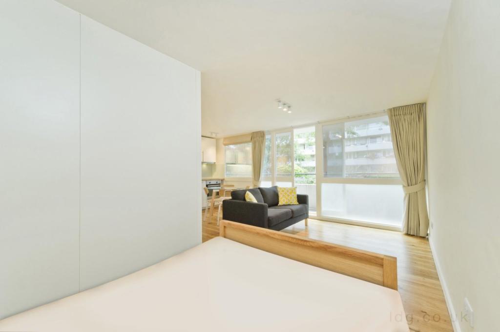Bedroom 1.jpg