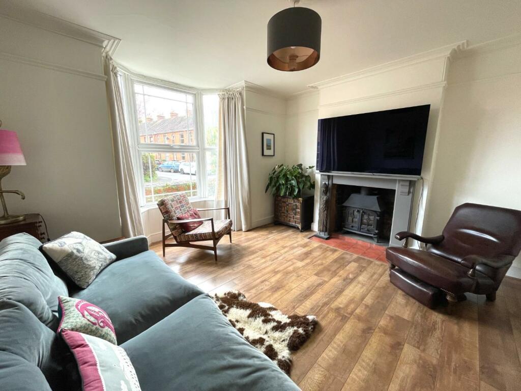 Living Room 3.JPG