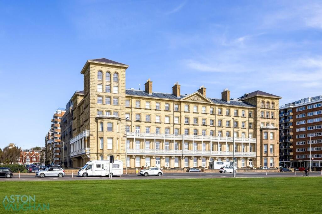Queens Gardens, Kings House _004.JPG