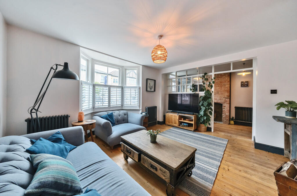 1294097-9-682f32f...