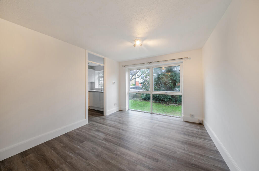 1393828-5-69429ee...