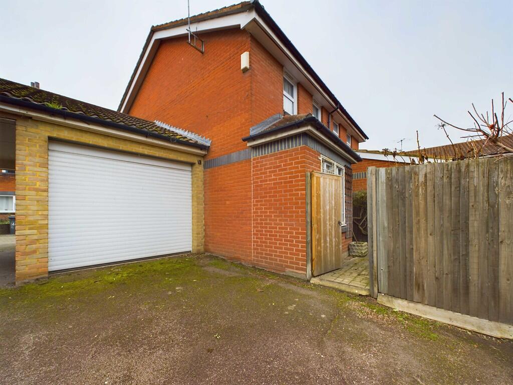 CAM03741G0-PR0058...