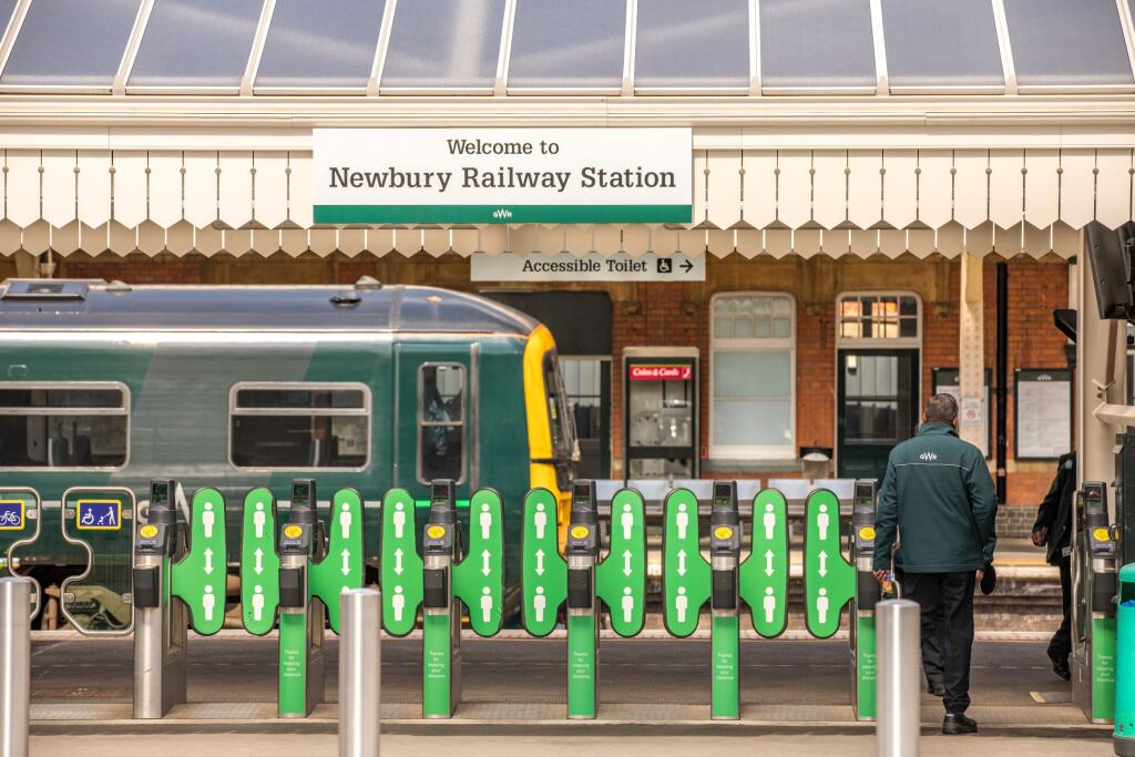 Outside view of Newbury railway stations