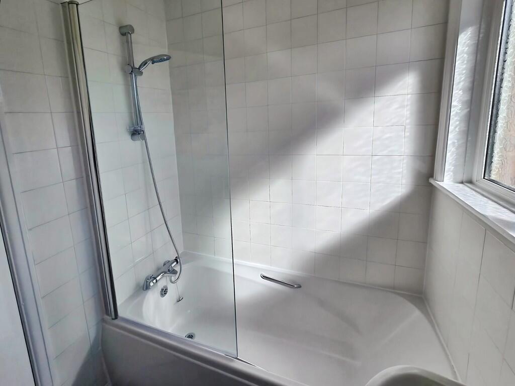 35e45f24-Bathroom...