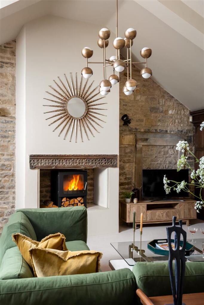 15 - Gislebertus House - GL54 1AA - Full.jpg