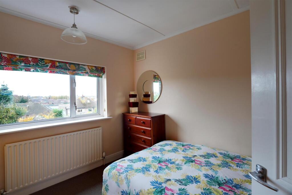 DA12 1QY51Pine ave Gravesend   (17).jpg