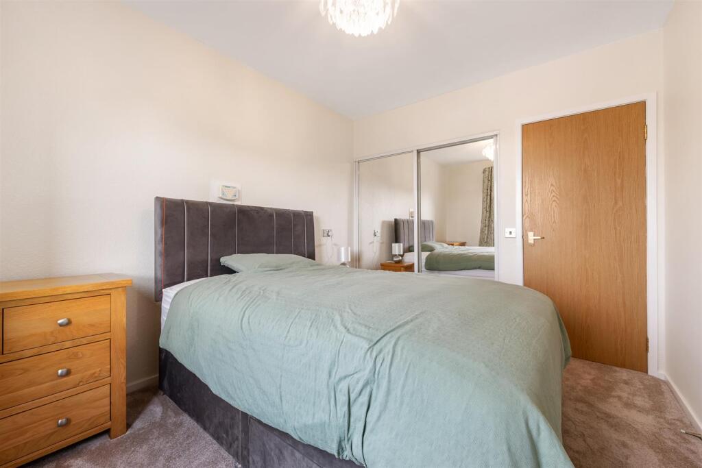 26 Oulton Court HDR-11.jpg