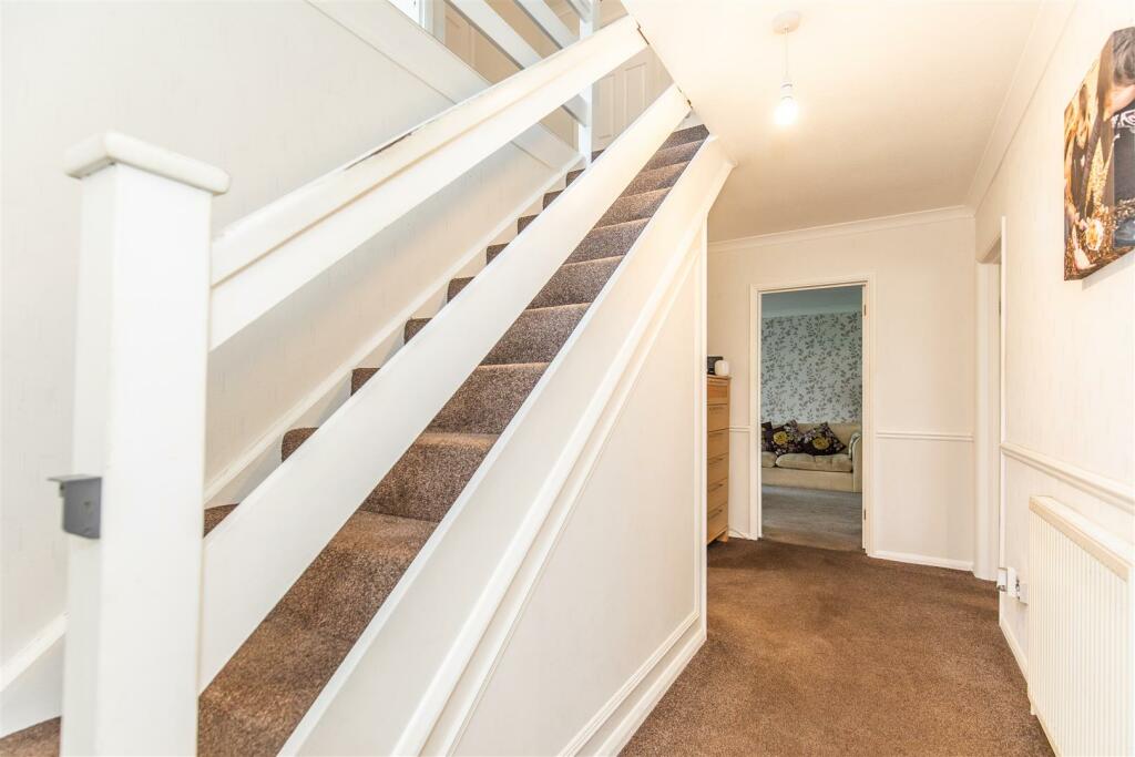 3 Henderson Close9.jpg