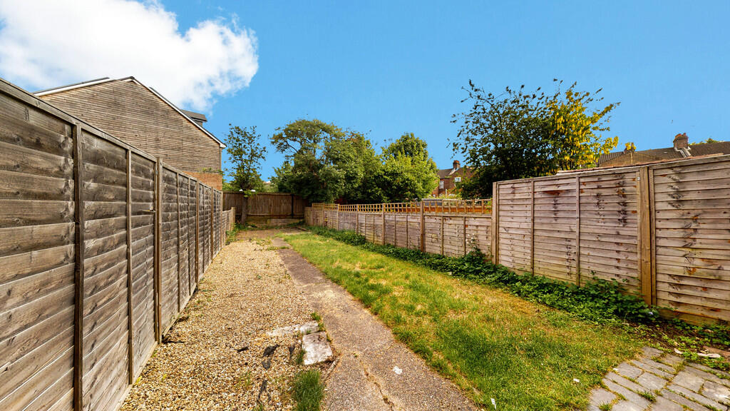 20 Kingston Road ...