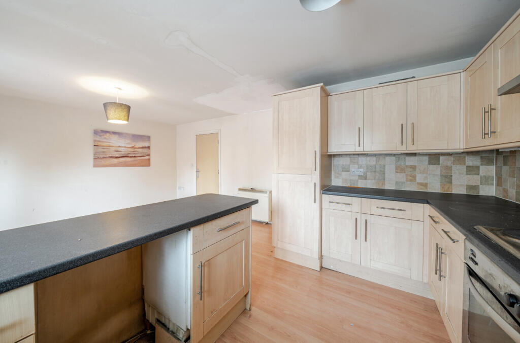 1330851-4-6880e8e...