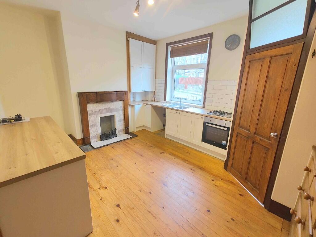 8 Bubwith Grove, Halifax, HX2 7PY