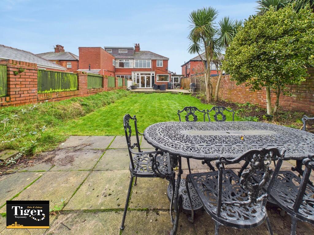 CAM02176G0-PR0777...