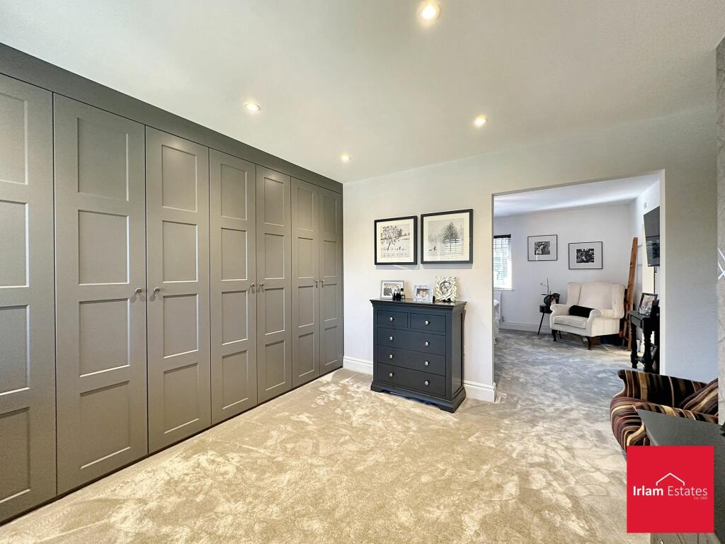 Dressing room/potential 4th room