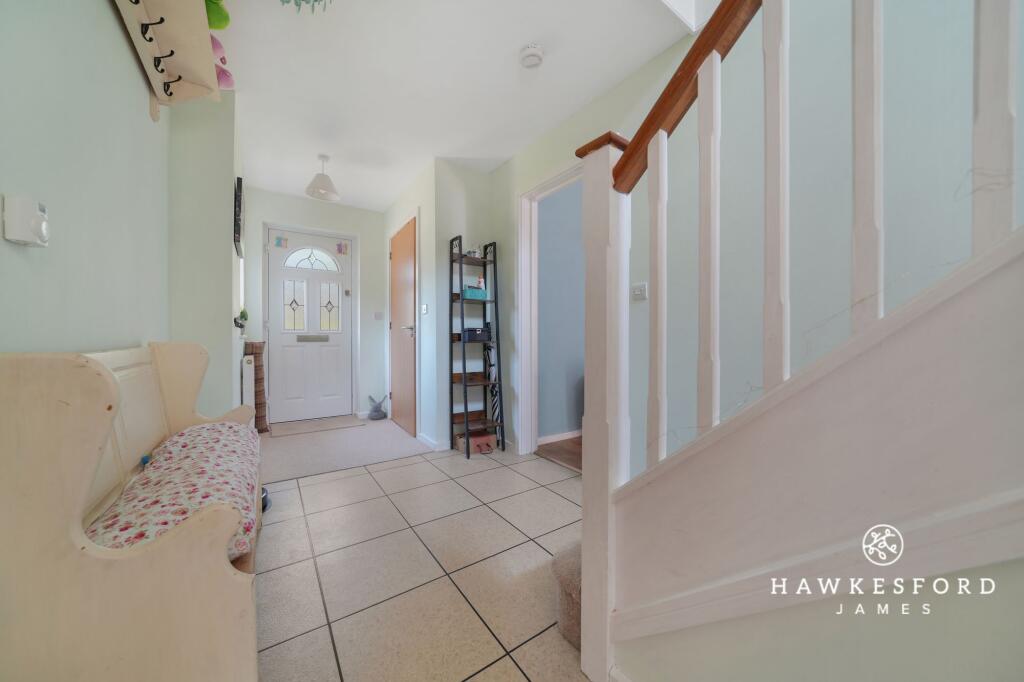 Barnfields Court, Sittingbourne - Entrance hall