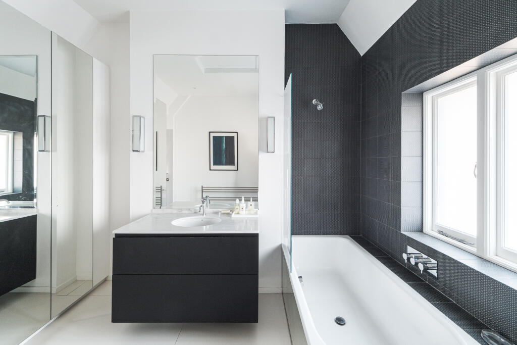 00-clapham-common-south-side-o (28).jpg