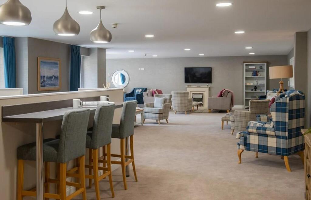 Communal Lounge...jpg