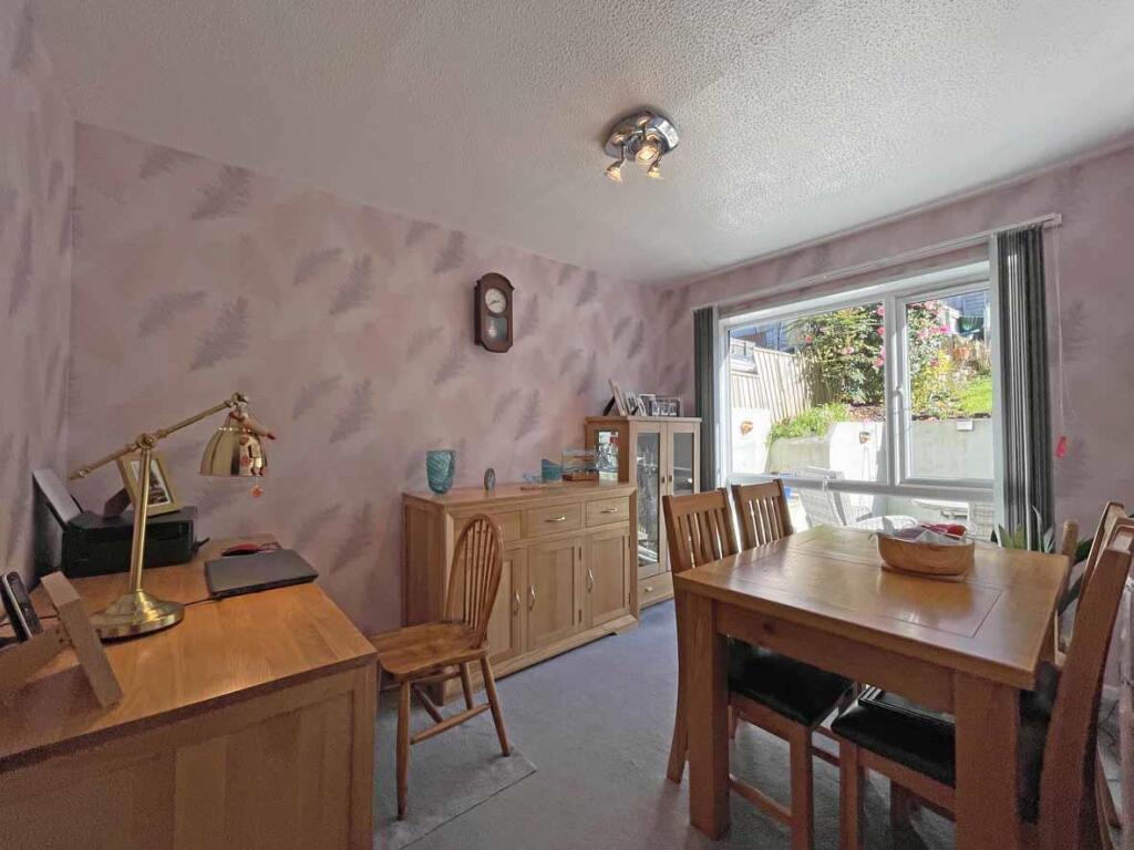 Holly Park Drive 46 Dining Room.jpg