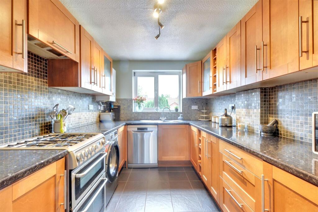 Kitchen_2.jpeg