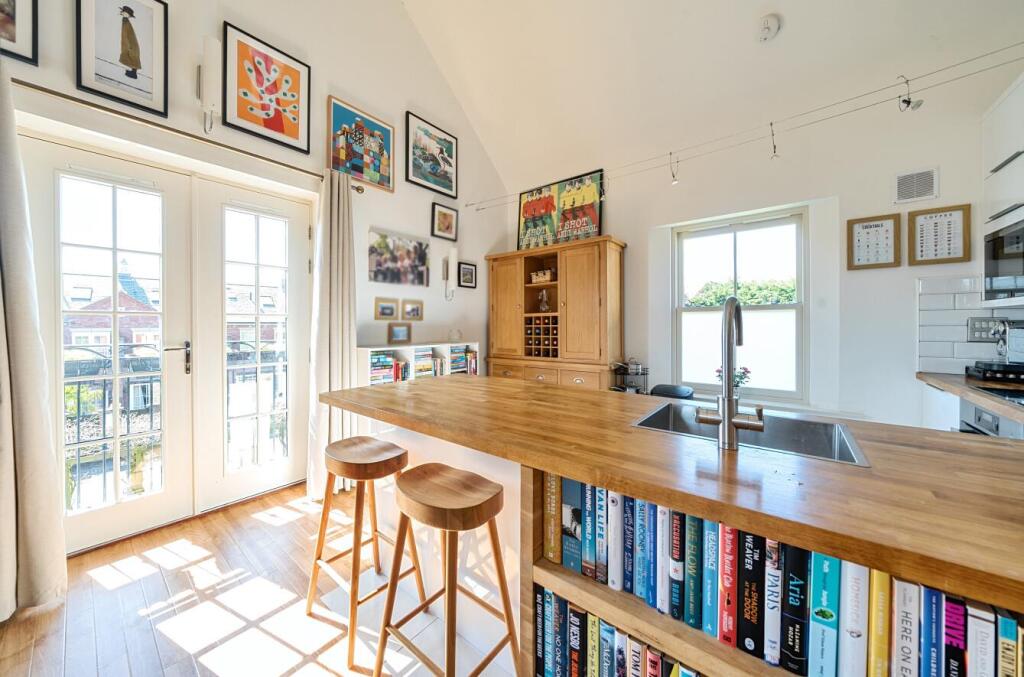 4 Wintour House, Guys Common (12).jpg