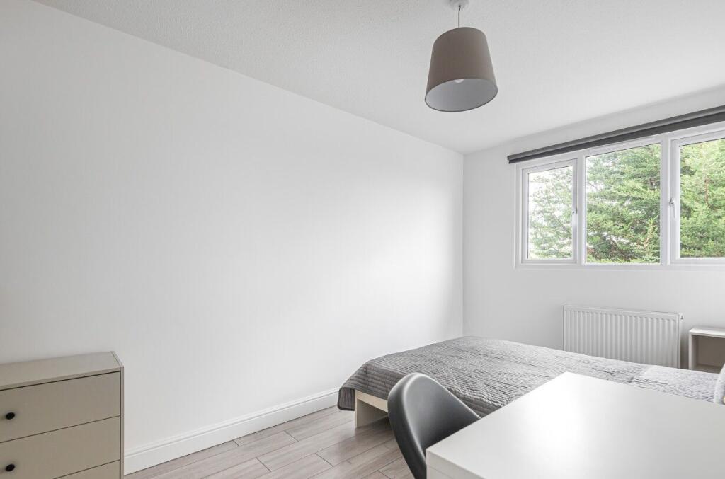 b04fc902-abc8-4f51-9baf-97518dce6fdb