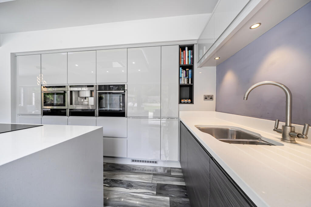 1360139-21-68ece7e49c8db