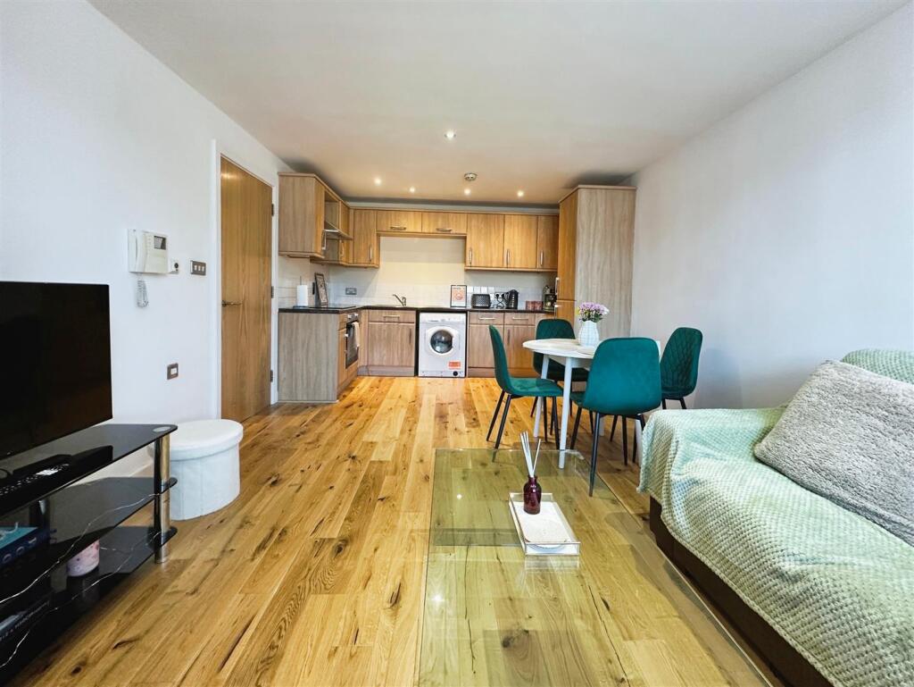 e645c0c3-image_picker_A43E6046-EC39-45CF-89E1-DF00