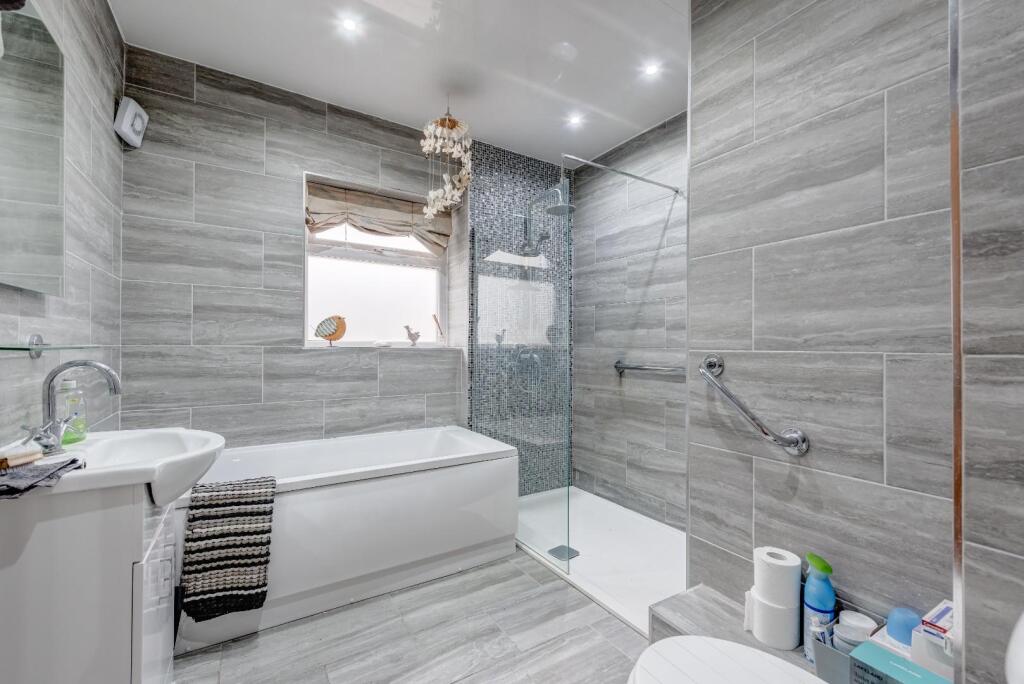 10SouthleaAve(Interior)-11.jpg