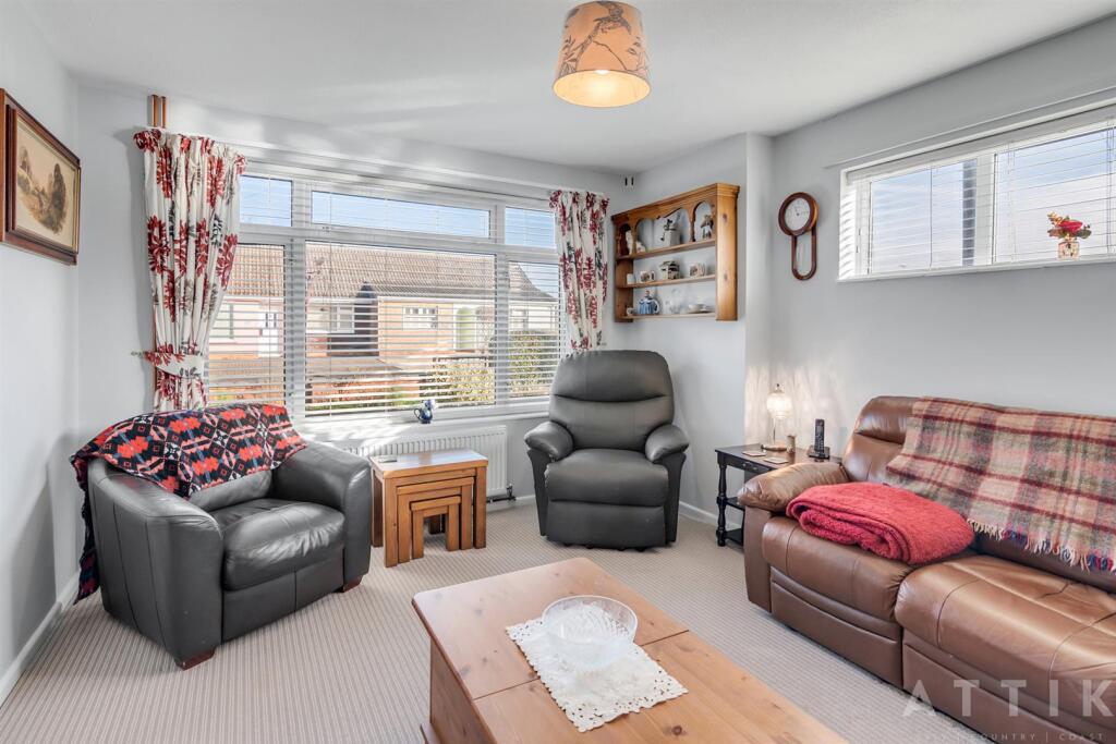 113 Bedingfield Crescent Halesworth IP19 8EH (3).j