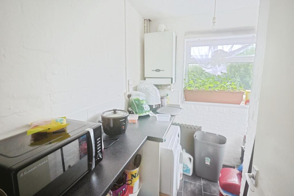 pbox-bathroom-340324.JPG