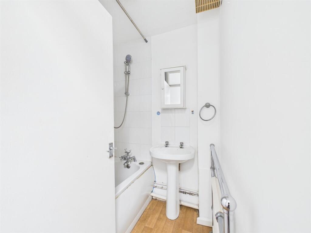 8 - Maisonette for Auction.jpg