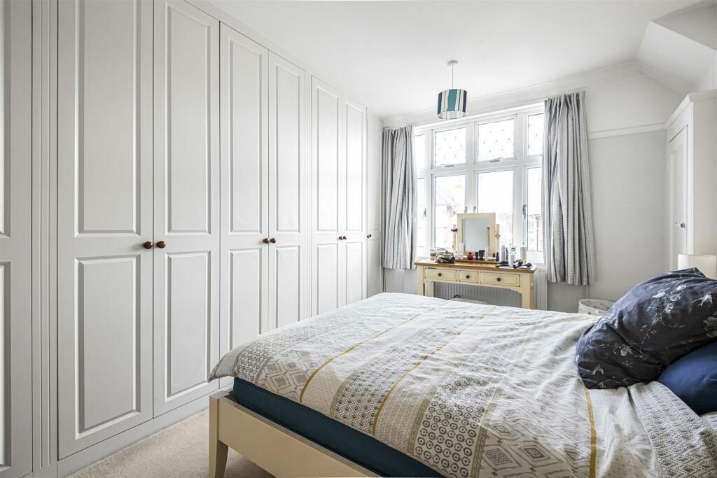 BEDROOM 1: