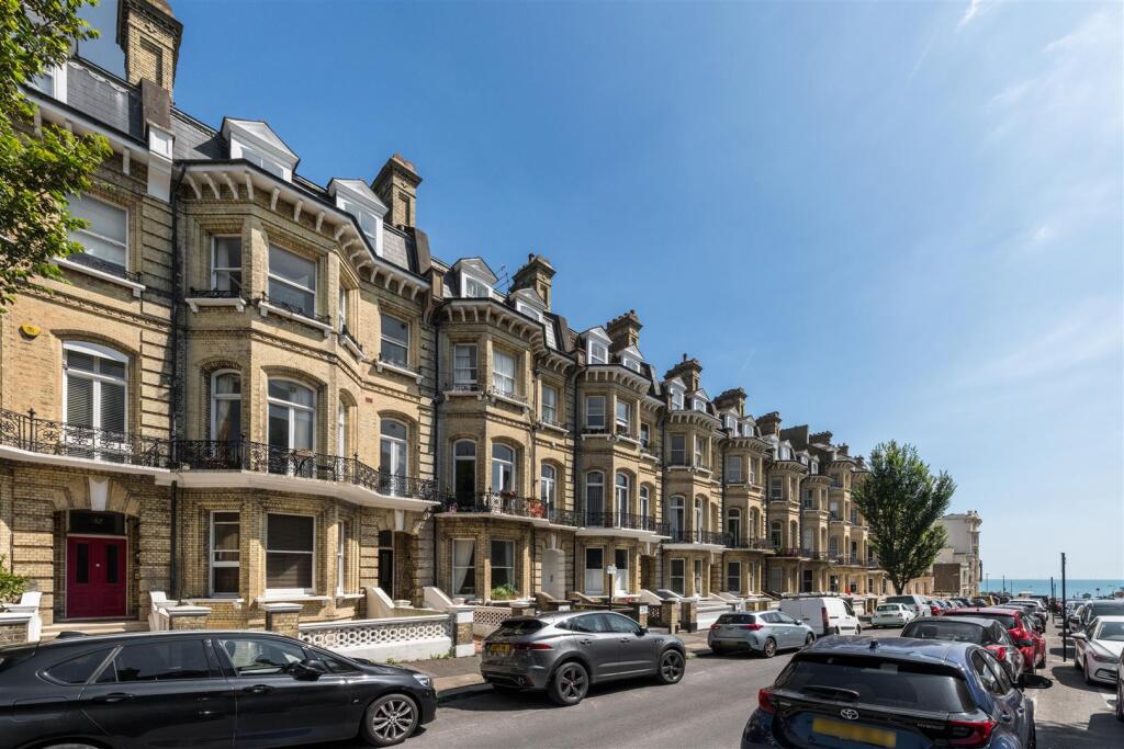 Flat 4, 30 First Avenue-2.jpg