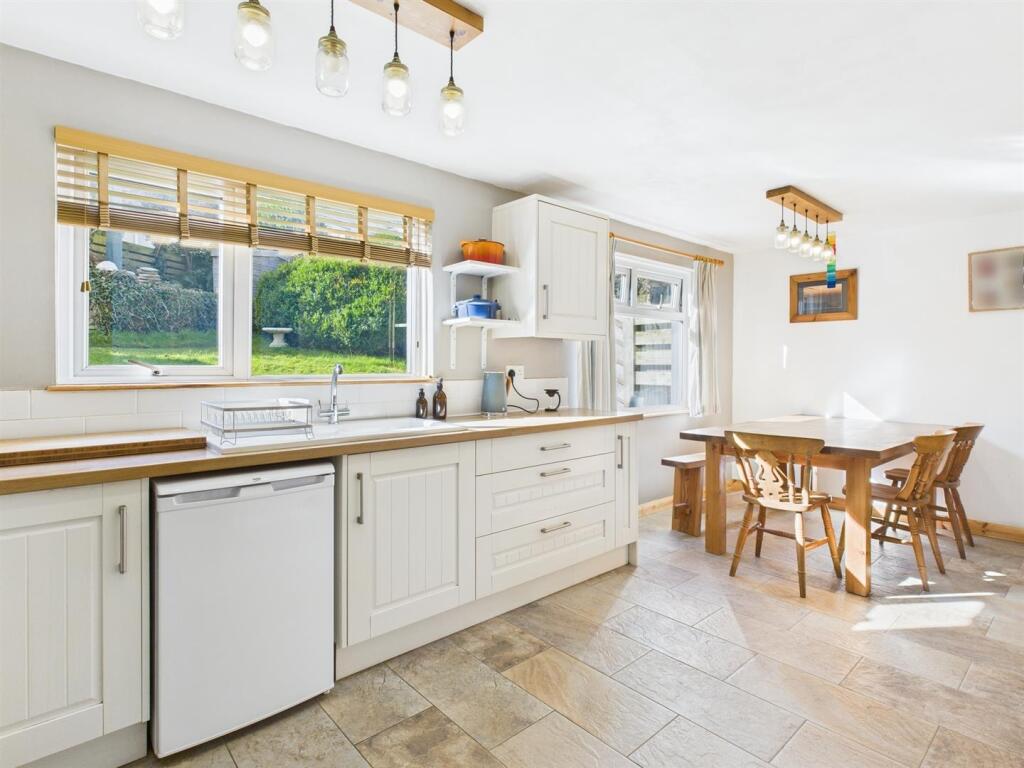 Kitchen Diner.