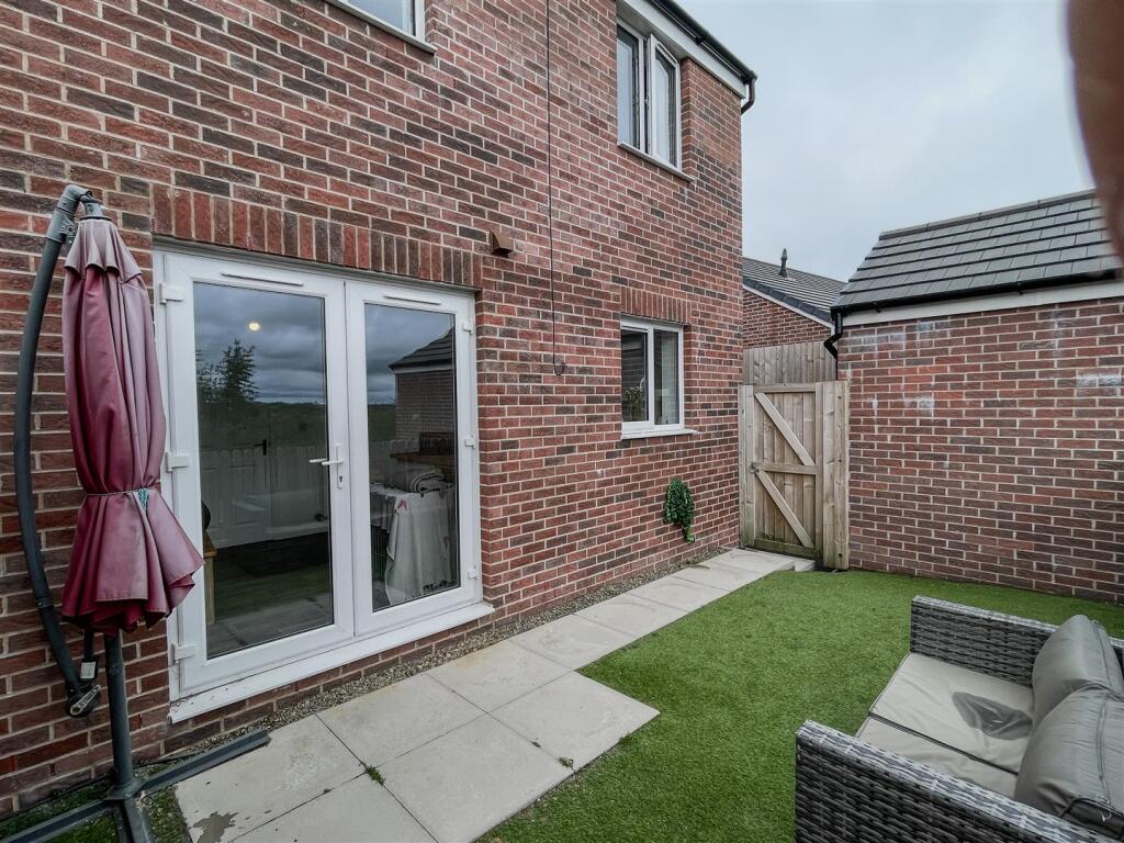 44 Tasker Way Photo-Garden 4.jpg