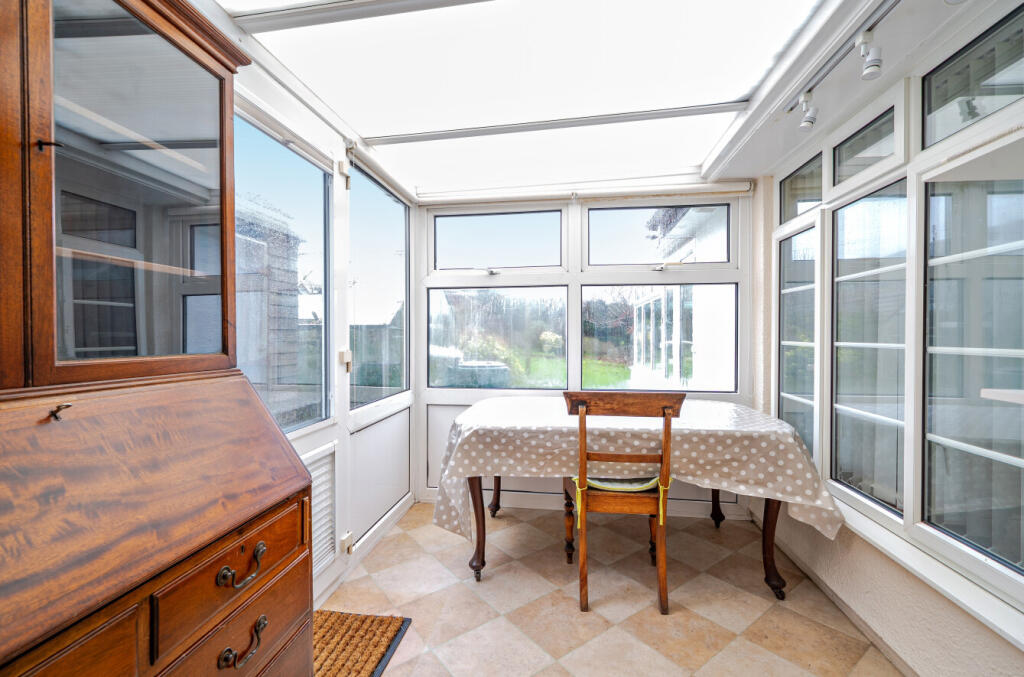 1394460-1-6944256...