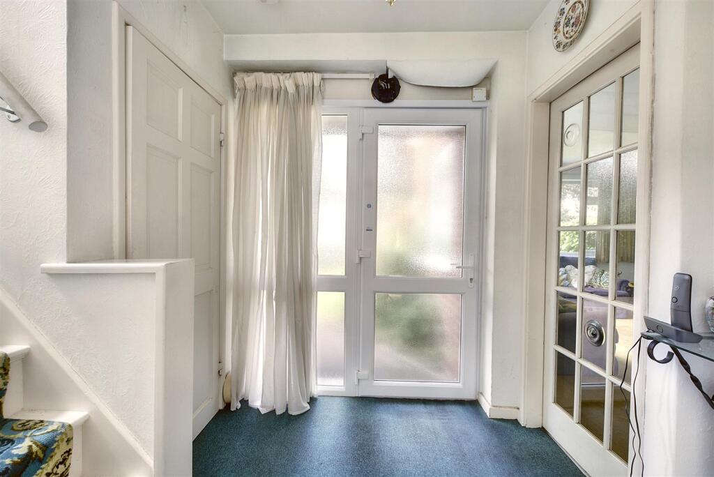 Hallway_1.jpeg